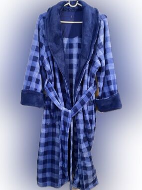 Isaac Mizrahi Blue Knit Top